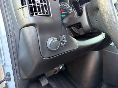 Used 2024 Chevrolet Express 2500 w/ Driver Convenience Package image 27