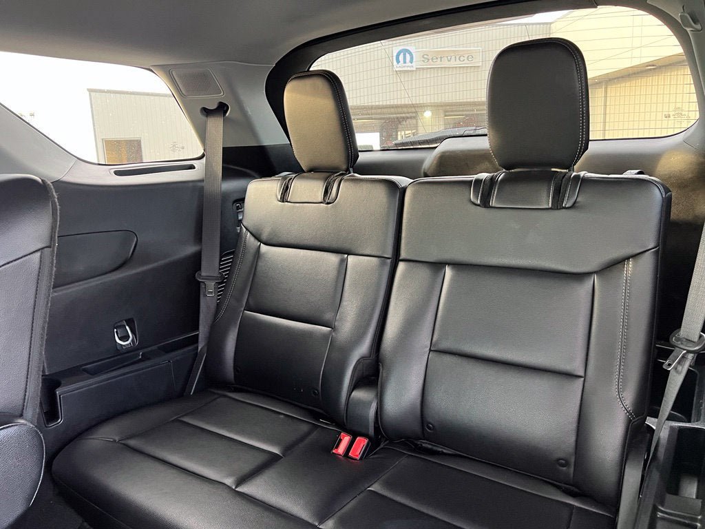 Used 2023 Ford Explorer Limited AWD/4WD image 22