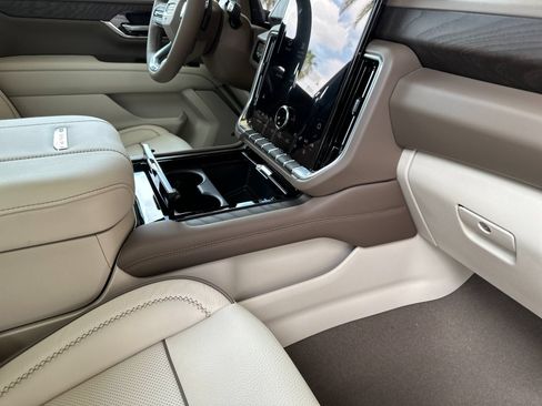 New 2026 GMC Yukon XL Denali w/ Denali Reserve Package AWD/4WD image 17