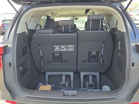 New 2026 Kia Carnival FWD image 10