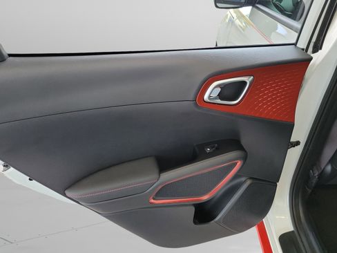 Used 2022 Kia Soul Turbo image 28