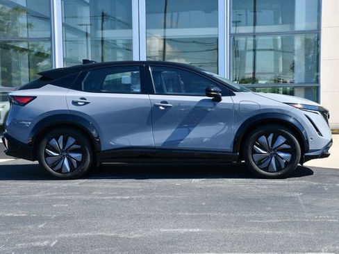 Used 2023 Nissan Ariya AWD/4WD image 7