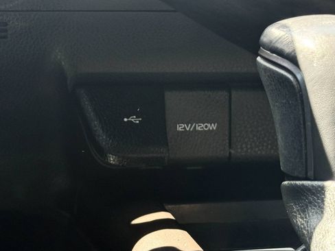 Used 2021 Toyota Camry SE FWD image 36