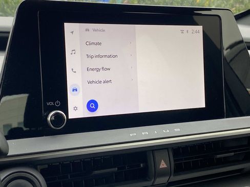 Used 2024 Toyota Prius LE image 15