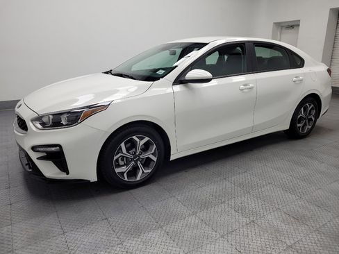 Used 2019 Kia Forte LXS FWD image 2