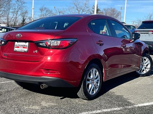 Used 2017 Toyota Yaris iA image 12