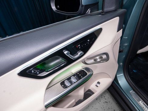 New 2026 Mercedes-Benz GLC 300 4MATIC image 11