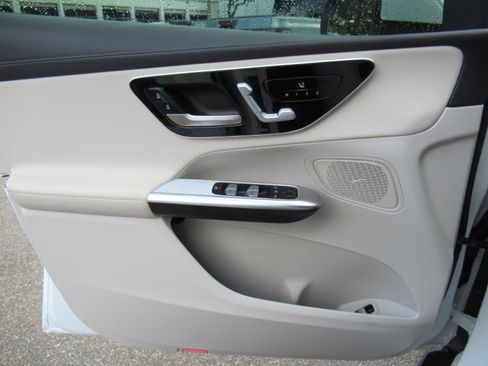Used 2023 Mercedes-Benz GLC 300 image 19