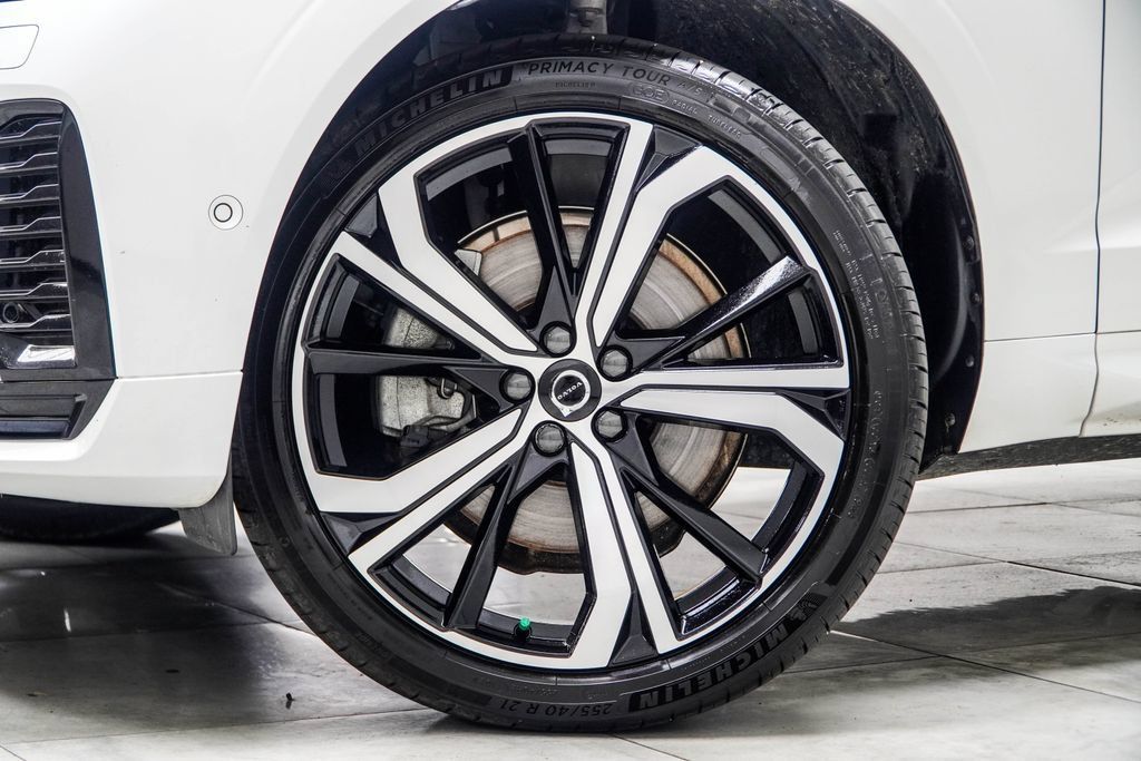 Used 2023 Volvo XC60 T8 Ultimate w/ Climate Package AWD/4WD image 7