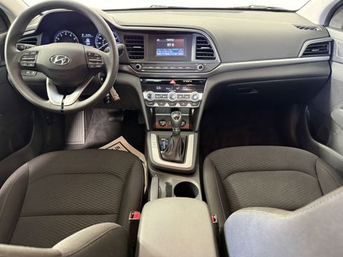 Used 2020 Hyundai Elantra SE w/ Cargo Package (C1) FWD image 10