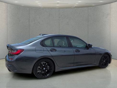 Used 2022 BMW 330i Sedan w/ M Sport Package RWD image 3