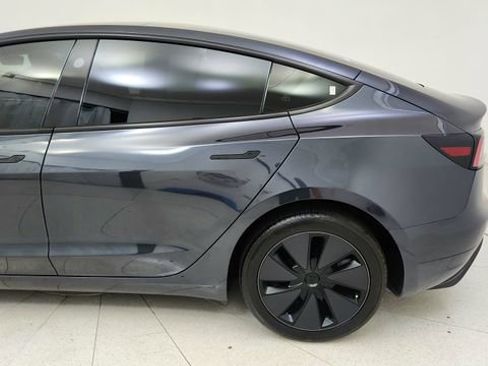 Used 2025 Tesla Model 3 Long Range image 10