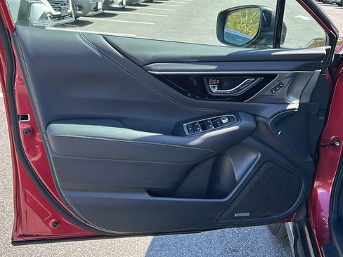 Certified 2022 Subaru Outback Limited image 9