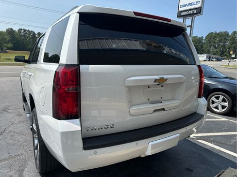 Used 2019 Chevrolet Tahoe LT w/ LT Signature Package RWD image 13