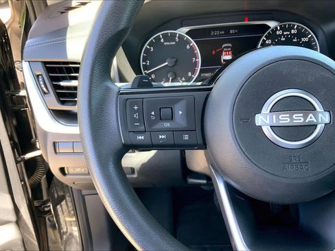 Used 2023 Nissan Rogue SV AWD/4WD image 22