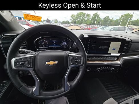 Used 2024 Chevrolet Silverado 1500 LT AWD/4WD image 16