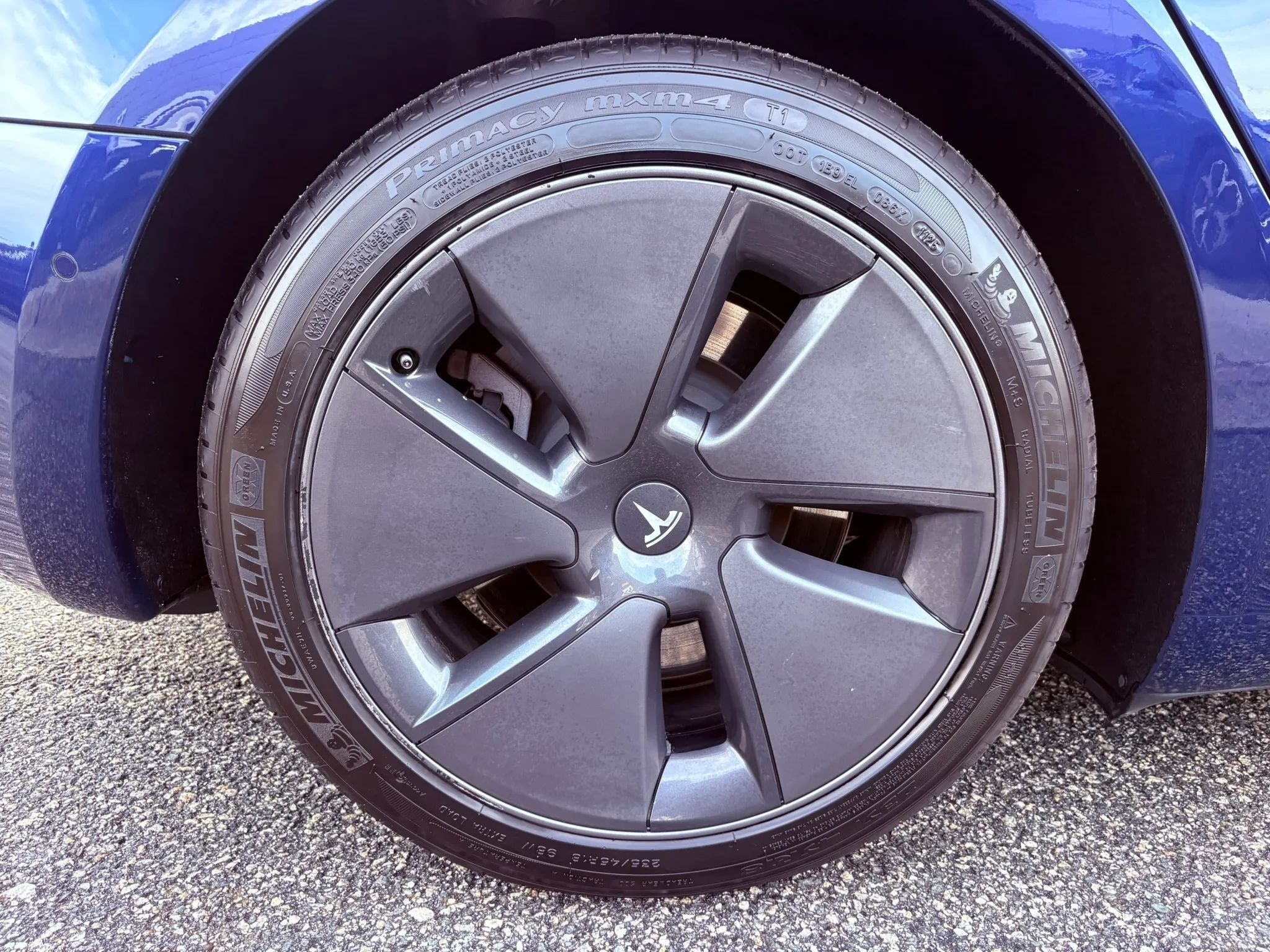 Used 2022 Tesla Model 3 Long Range AWD/4WD image 32