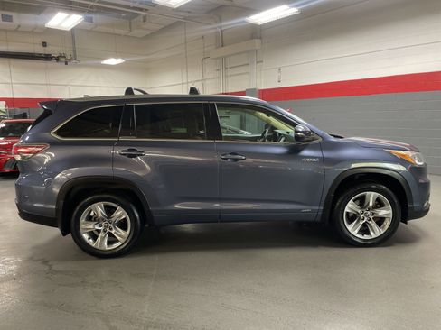 Used 2016 Toyota Highlander Limited image 10