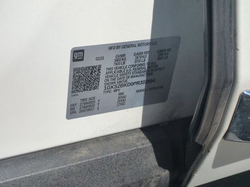 Used 2023 GMC Yukon SLT w/ SLT Luxury Package image 28