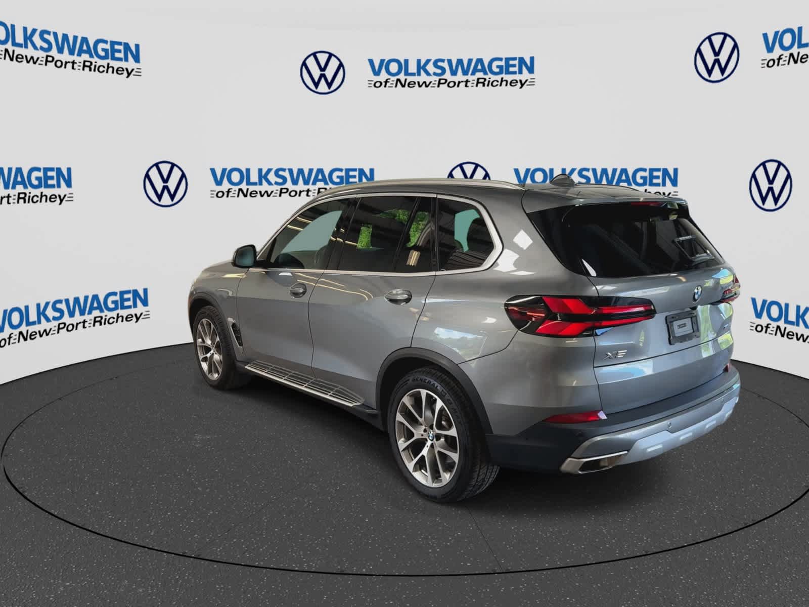 Used 2024 BMW X5 xDrive40i AWD/4WD image 6
