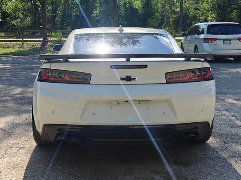 Used 2016 Chevrolet Camaro SS RWD image 5