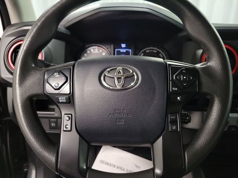 Used 2018 Toyota Tacoma SR image 18