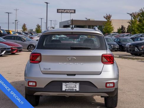 Certified 2023 Hyundai Venue SEL image 6