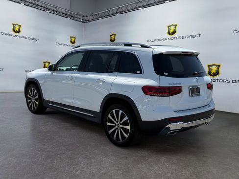 Used 2023 Mercedes-Benz GLB 250 4MATIC w/ Premium Package image 3