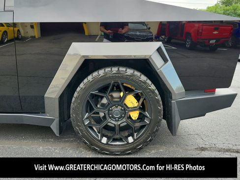 Used 2024 Tesla Cybertruck AWD Crew Cab image 14