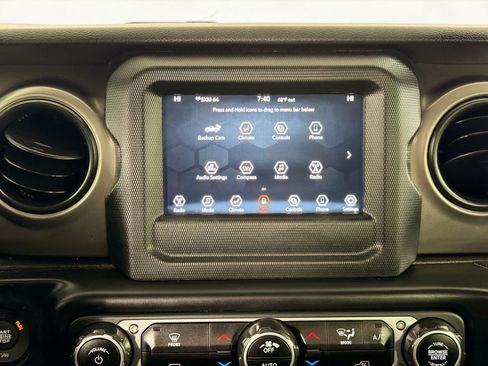 Used 2021 Jeep Gladiator Sport AWD/4WD image 33