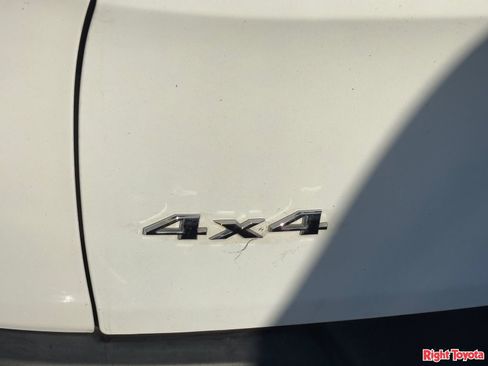 Used 2017 Jeep Cherokee Latitude w/ Safety/Convenience Group image 12