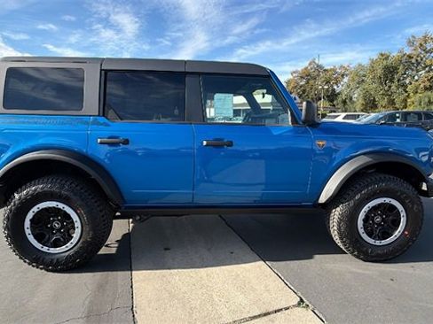 New 2025 Ford Bronco Badlands w/ Sasquatch Package image 3