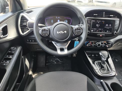 Certified 2025 Kia Soul LX FWD image 13