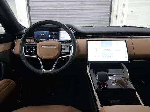 New 2026 Land Rover Range Rover Sport SE image 4