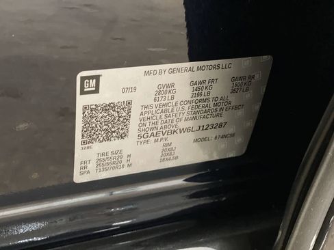 Used 2020 Buick Enclave Premium w/ Sun and Sites Package image 32