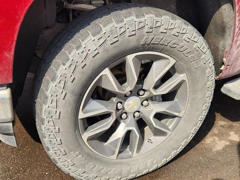 Used 2019 Chevrolet Silverado 1500 LT w/ Texas Edition image 10