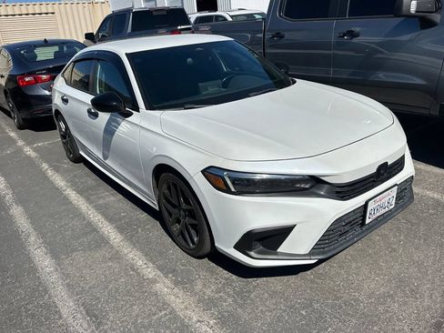 Used 2022 Honda Civic Sport image 2
