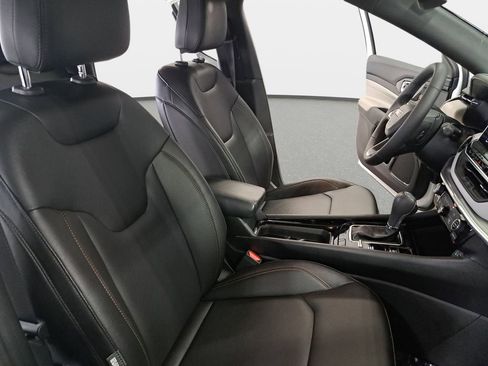Certified 2024 Jeep Compass Limited AWD/4WD image 11