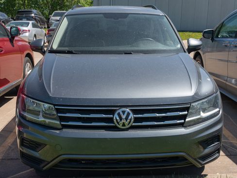 Used 2020 Volkswagen Tiguan SE FWD image 3