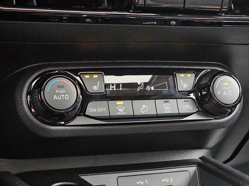 New 2026 Nissan Kicks SV image 14