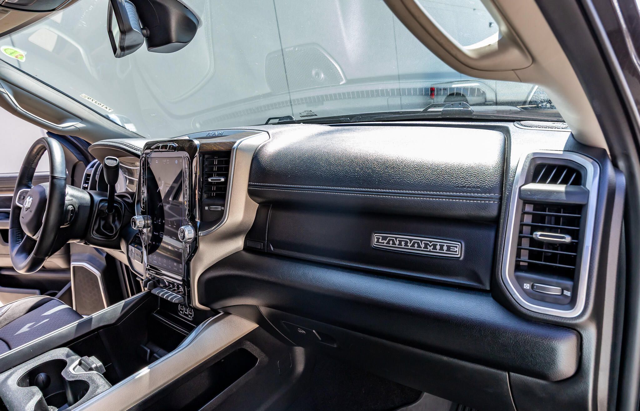 Used 2024 RAM 3500 Laramie w/ Towing Technology Group AWD/4WD image 17
