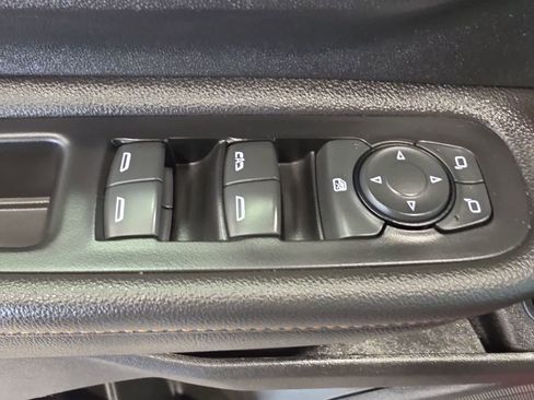 Used 2019 GMC Terrain SLE w/ Driver Convenience Package AWD/4WD image 17