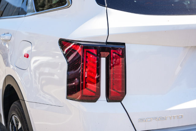 New 2026 Kia Sorento EX AWD/4WD image 17