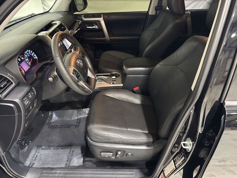 Used 2016 Toyota 4Runner Limited AWD/4WD image 34