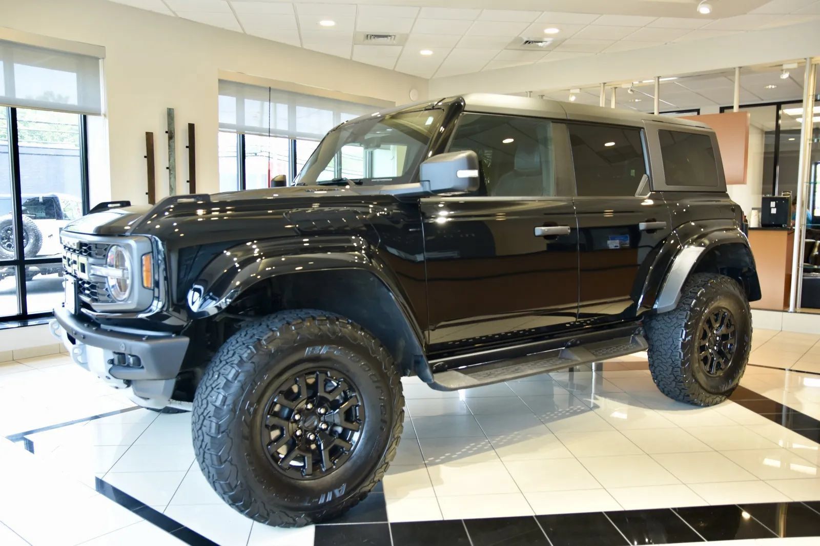 Used 2024 Ford Bronco Raptor AWD/4WD image 3