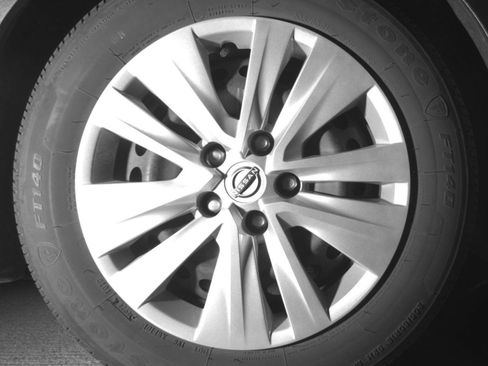 Used 2025 Nissan Sentra S image 22