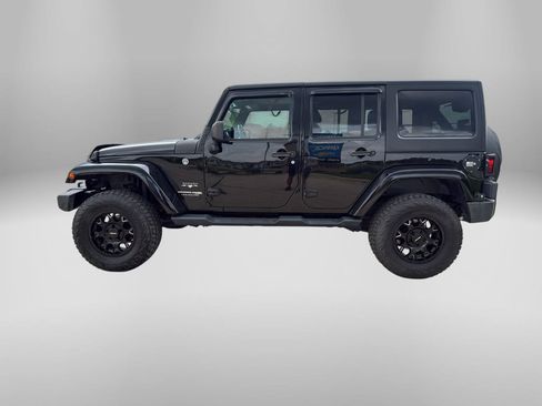 Used 2018 Jeep Wrangler Unlimited Sahara w/ Dual Top Group AWD/4WD image 2