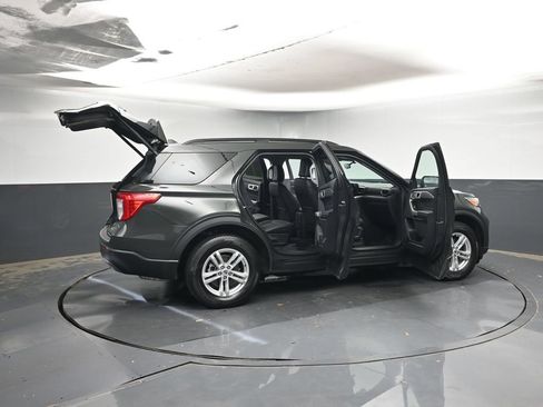 Used 2024 Ford Explorer XLT w/ Equipment Group 202A AWD/4WD image 45