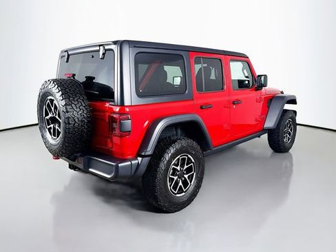 Used 2025 Jeep Wrangler Unlimited Rubicon AWD/4WD image 6