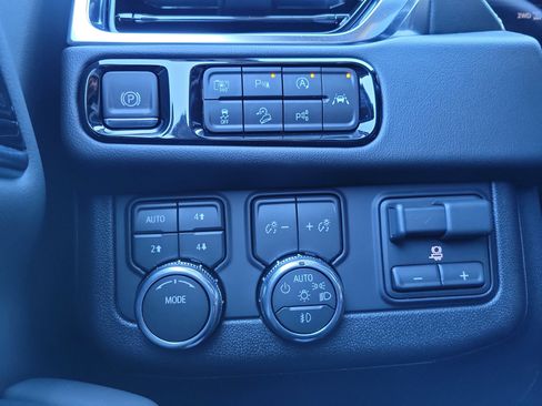 New 2026 GMC Yukon XL Elevation w/ Elevation Premium Package image 28